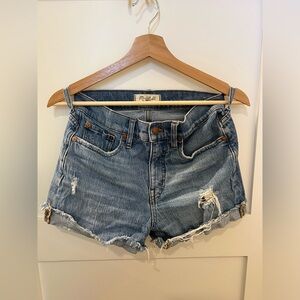 Madewell high rise distressed denim shorts - 25